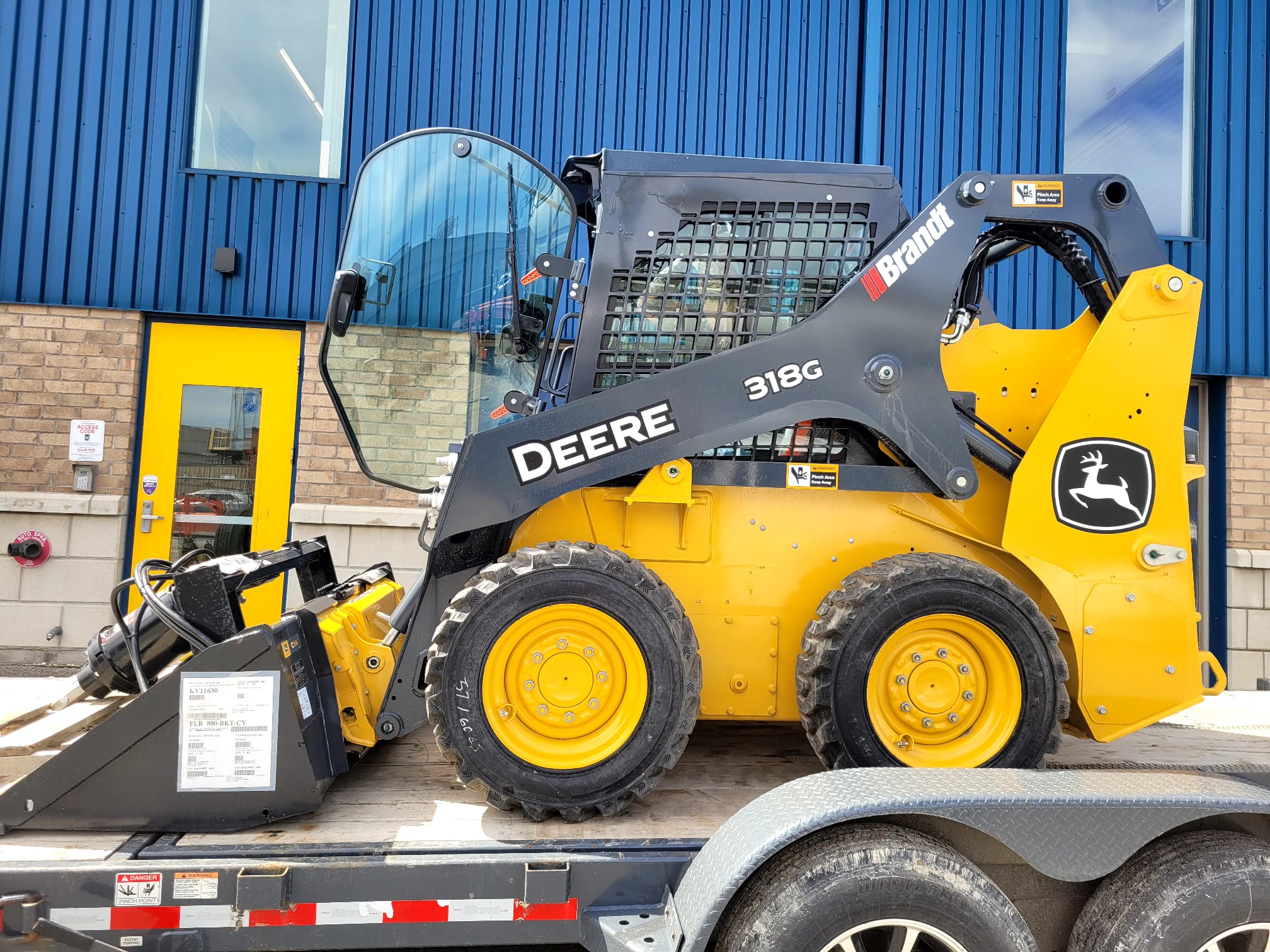 John Deere 318G Skid Steer