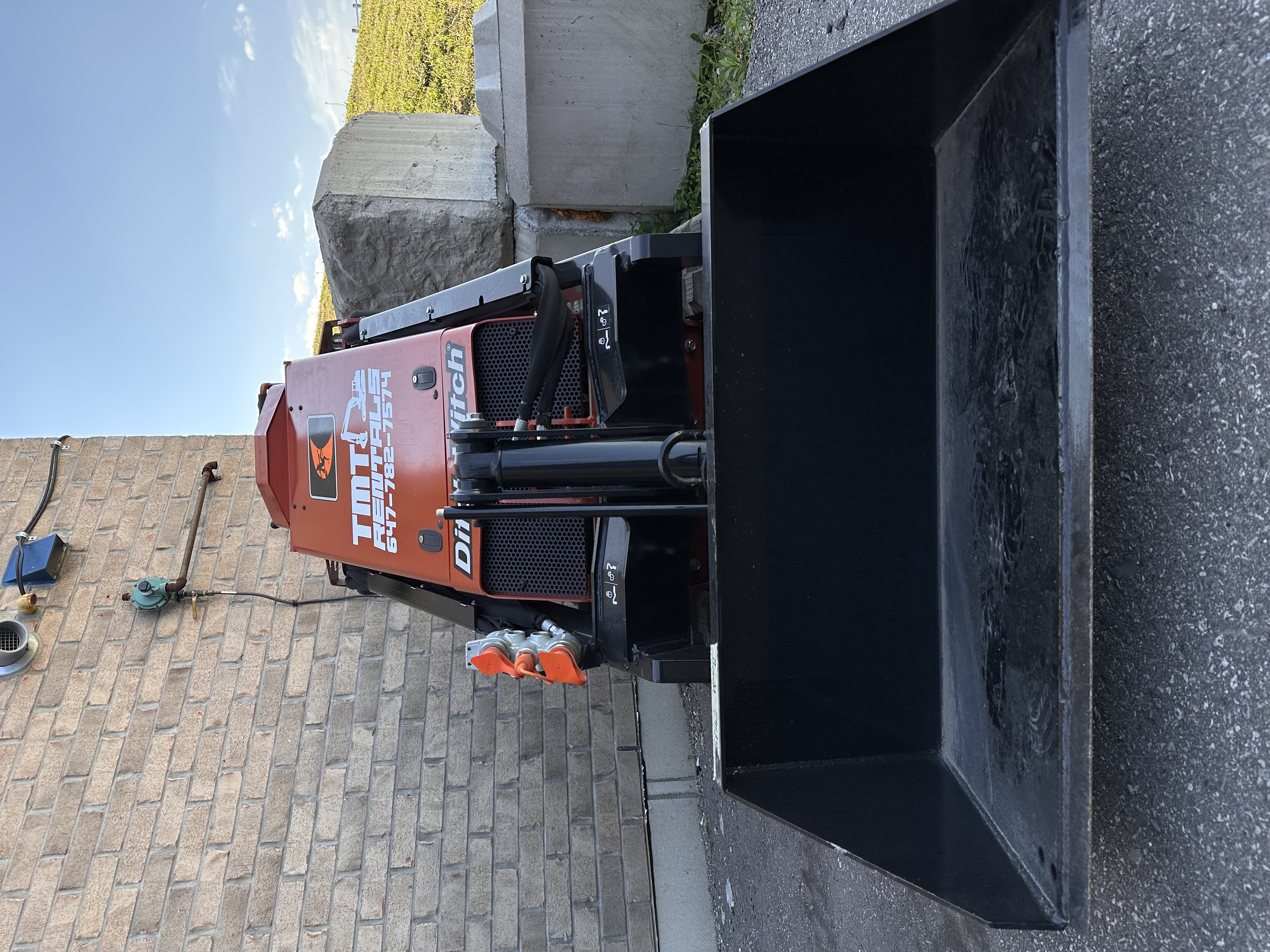 SK800 Stand Behind Skid Steer